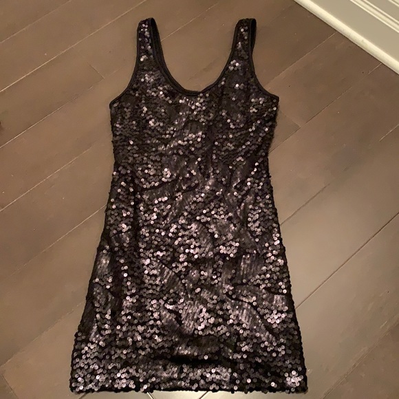 Guess by Marciano Dresses & Skirts - GUESS LITTLE BLACK DRESS 👗 ✨